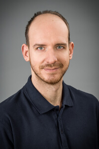 Dr. Bence Molnár - Facharzt für konservierende Zahnmedizin und Prothetik